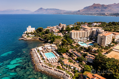 Locasi camera resort zagarella porticello giugno