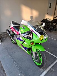 Kawasaki zxr 750