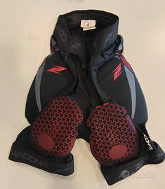 pantaloncini protettivi sotto pantaloni