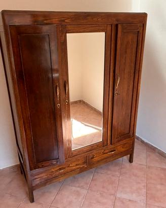 Armadio e comò per camera da letto