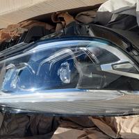 BMW serie 2 Active Tourer faro anteriore destro