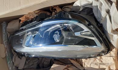 BMW serie 2 Active Tourer faro anteriore destro