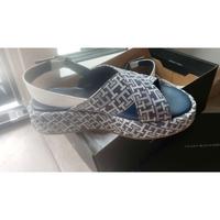 Sandali Tommy Hilfiger (usati 1 volta)