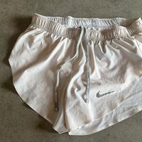 pantaloncini da corsa Nike
