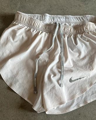 pantaloncini da corsa Nike
