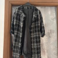 Cappotto in lana con manica a tre quarti