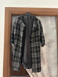 Cappotto in lana con manica a tre quarti