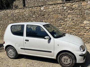 Fiat 600 piccola perfetta in città neopatentati