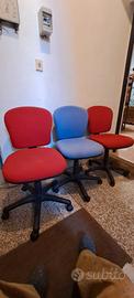 Tre sedie da ufficio con rotelle