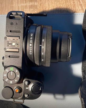 videocamera/fotocamera NikonZ30 garanzia+cavallett