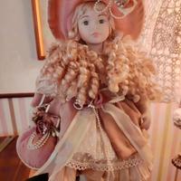 bambola in porcellana vintage 