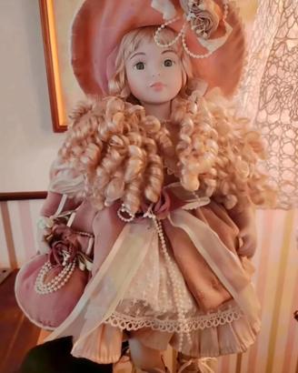 bambola in porcellana vintage 