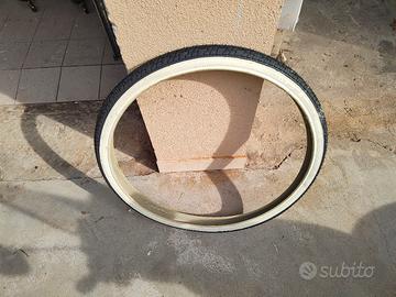 copertone nuovo più sella usata 10€