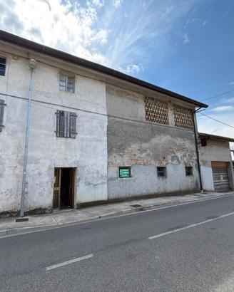 CASA CON GIARDINO IN CENTRO