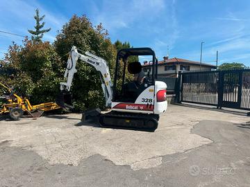 E235 - Escavatore 28 q Bobcat 328