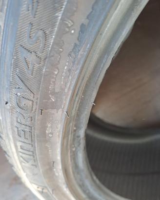 Gomme 225/40_18