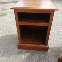 Mobiletto porta lampada/telefono/PC