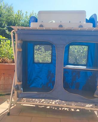 Mobiletto da cucina in campeggio Ferrino