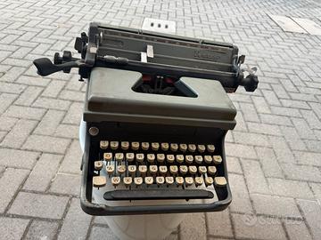 Macchina da scrivere Everest ST