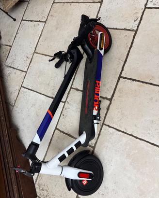Monopattino elettrico Aprilia eSRZ