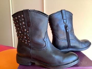 Stivaletti in pelle neri E.G.J