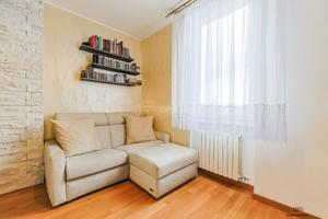 TRILOCALE AL SECONDO PIANO CON CANTINA