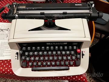Macchina da scrivere vintage .Texcon 6000