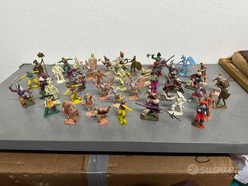 Lotto circa 45 soldatini anni 60/70 misti