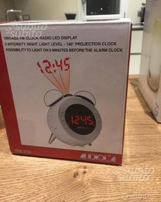 Sveglia nuovo con proeittore