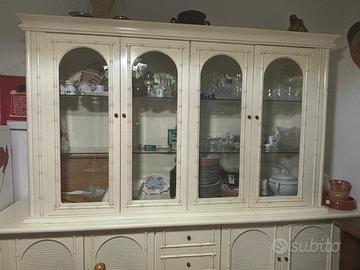 mobile vetrina salotto colore crema chiaro