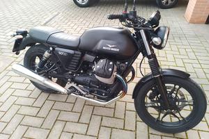 Moto Guzzi V7II Stone