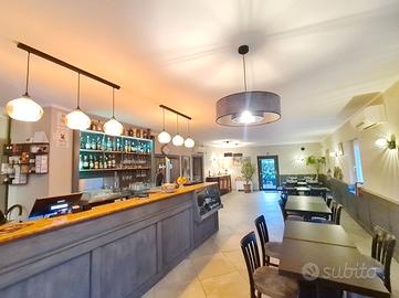 Palazzina con ristorante e appartamento