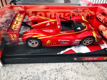 FERRARI F 333 SP 29750 serie MOMO Hot Wheels 1:18