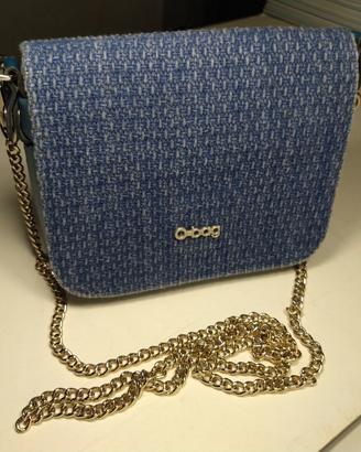 Borsa a tracolla donna. Azzurra e catenella oro