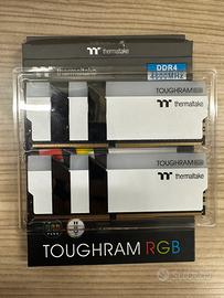 Thermaltake ram 16gb 4600mhz bianche rgb