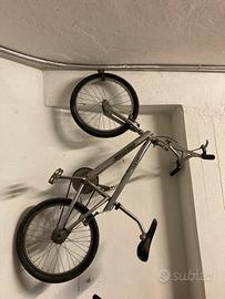 Bicicletta BMX da sistemare