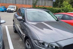 Jaguar F Pace