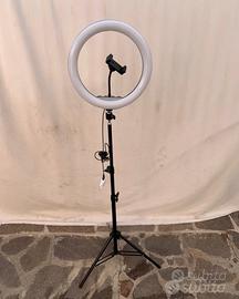 Luce ad anello per selfie