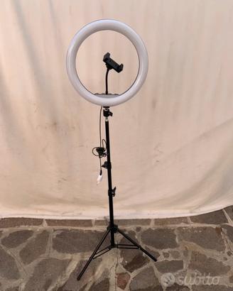 Luce ad anello per selfie