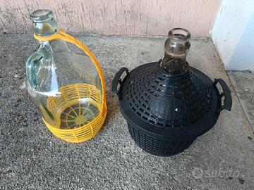 damigiana e bottiglione 