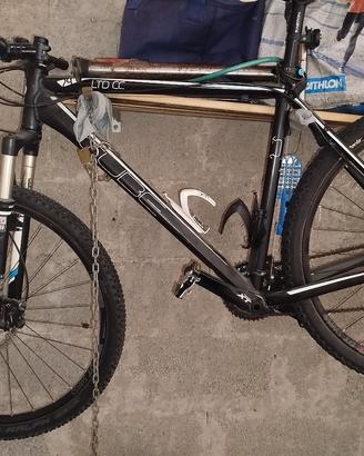 Bicicletta 29 Cube