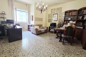 3 LOCALI A BARI