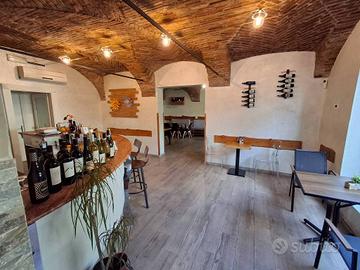 Attività / Licenza di 100 m² con 3 locali a Romano