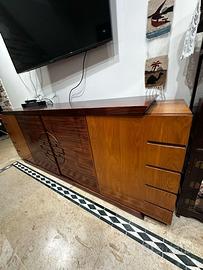 Mobile  etnico soggiorno provenienza Indonesia