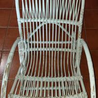Sedia a dondolo in vimini