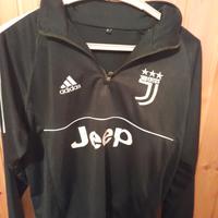 maglia spotiva con sponsor 