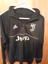 maglia spotiva con sponsor 