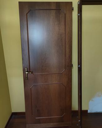 Porte in legno noce