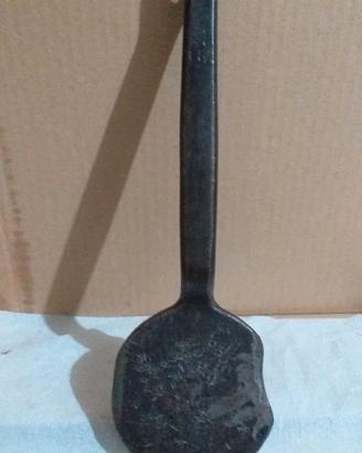Antico batticarne ferro forgiato fine '800