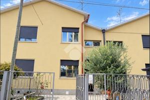 VILLA A SCHIERA A CAIRATE